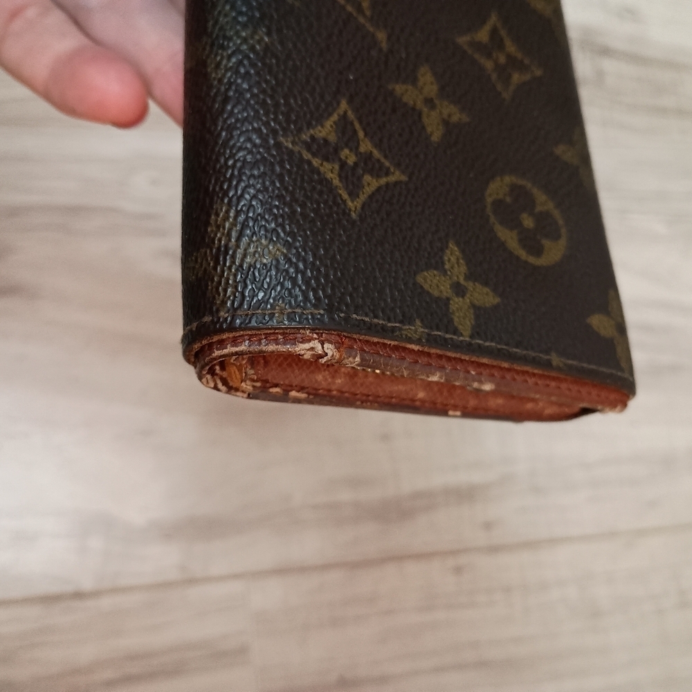 Authentic LOUIS VUITTON Porte Monnaie Tresor  Monogram France - Picture 4 of 15
